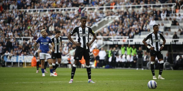 纽卡王牌伊萨克转会传闻：豪帅无奈，红军虎视眈眈