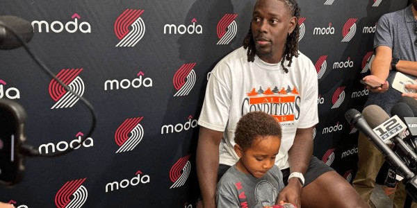 霍勒迪:杨瀚森表现像超级巨星 备受关注是应得的