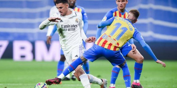 西甲榜首保卫战！皇马主场锁胜局，巴伦西亚客场难破豪门壁垒？