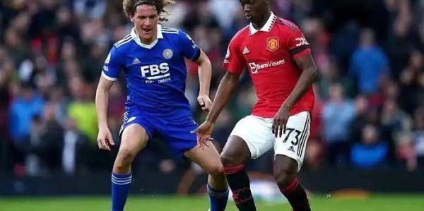 曼联压哨夜遭拒！4000万欧后腰说不，中场困局何解？