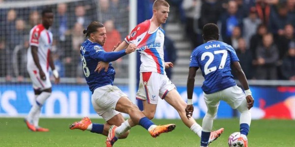 看完曼联和皇马的决心，才懂这位英格兰新星到底有多么抢手