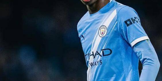 10-1！曼城轮换阵容血洗英甲队，瓜迪奥拉的赌博式调整背后藏了什么？