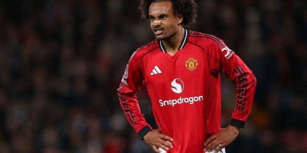 转会“临门一脚”即将达成：11号前锋告别曼联，又一笔失败引援