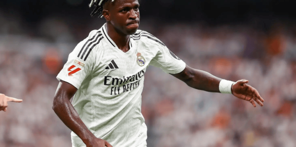 度假推迟续约！皇马头牌飘了！神秘豪门送2亿年薪，不服姆巴佩