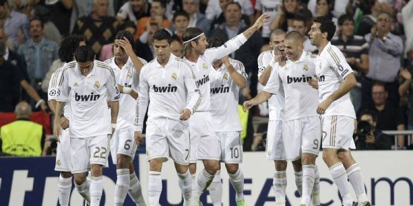 西甲升班马硬刚银河战舰！奥维耶多主场死守，皇马锋线能否撕破铁桶阵？