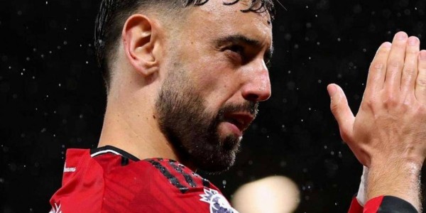 顶薪40万镑，B费拒绝加薪，曼联开出最高薪续约队长但关键在欧冠资格