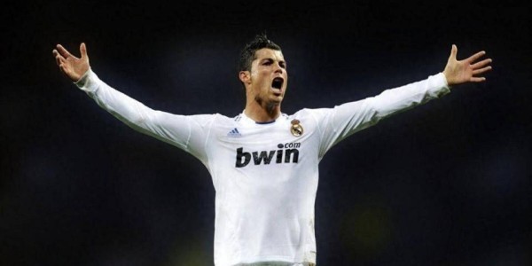 莱万欧冠淘汰赛34球，并列第三，C罗断崖式第一，那梅西表现如何？