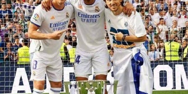 3300万英镑！莫德里奇转会切尔西告吹，皇马成就足坛传奇中场！