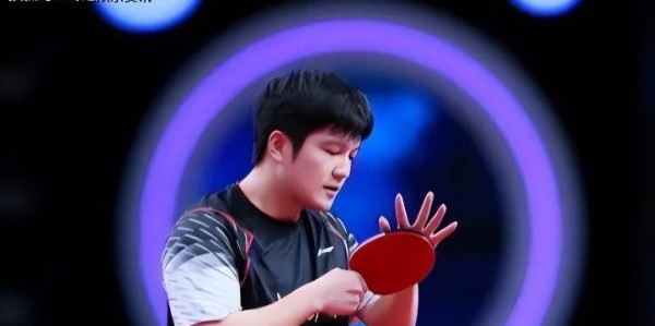 樊振东为何能在德甲横扫对手？人民日报点名背后藏着关键秘密