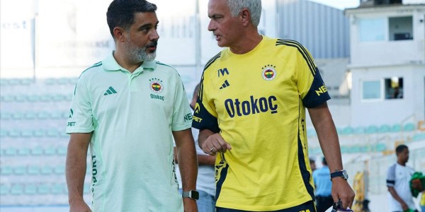 欧冠报名倒计时10天，穆里尼奥不满训练替补问题浮出水面