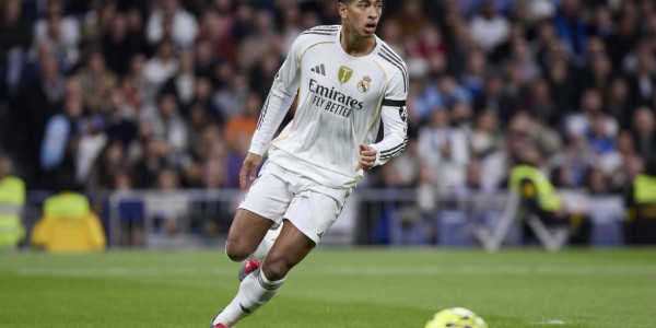 姆巴佩伤愈替补待命！皇马公布战曼城首发阵容，阿隆索排兵布阵暗藏玄机