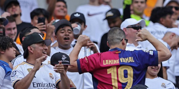 西甲赛程再现争议！皇马6轮主场优势引爆网络，球迷怒斥：又是老套路