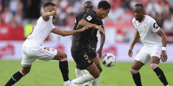 皇马巴萨先后一枝独秀摘得西甲冠军，本赛季