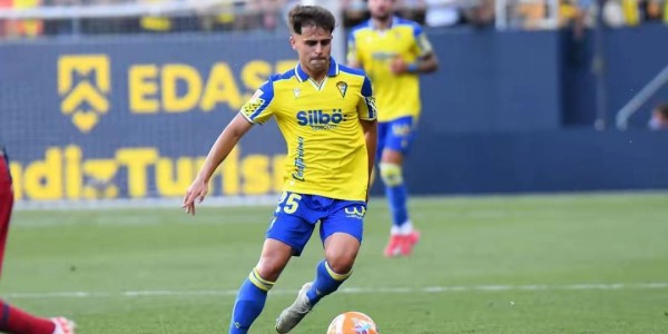 海港官宣在即！武磊西甲前队友即将加盟，曾因不给武磊传球被球迷骂