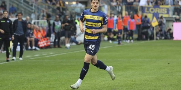 一日意甲动向：22岁年轻中场非米兰不去，国米尽全力追后防新星