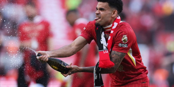 德媒：拜仁再次报价利物浦左边锋 金额超此前6750万欧