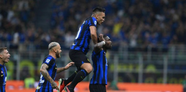 登顶意甲！劳塔罗传射图拉姆建功，国米3-1力克博洛尼亚筑牢争冠根基