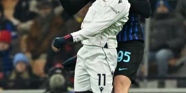 蓝黑军团主场大捷 国际米兰3-1力克博洛尼亚登顶意甲榜首