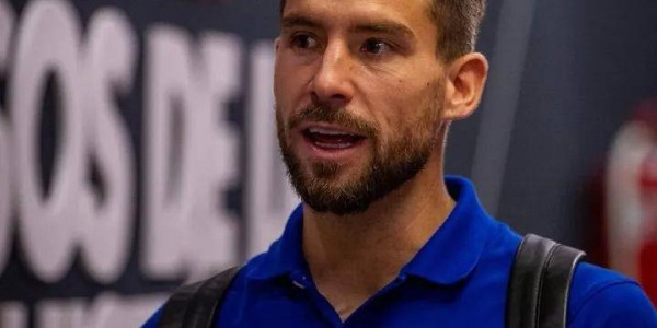 西甲在即！巴萨注册难题待解，34岁中卫或转沙特，防线面临调整