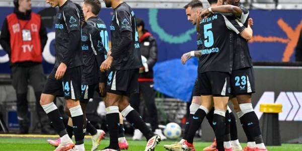 德甲中游激战：法兰克福主场火力全开，圣保利保级生死一搏