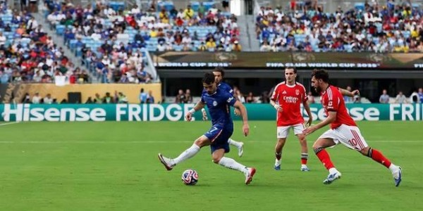 雷公助我！本菲卡1-1切尔西进加时，第86分钟因天气原因中断2小时