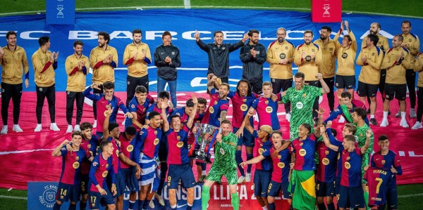 巴萨队长袖标强行剥夺！权力洗牌，拉菲尼亚德容佩德里谁是新王？