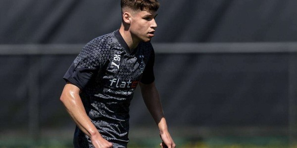 21岁德甲后防小将横空出世，新一代德国希望星，3大英超豪门疯抢