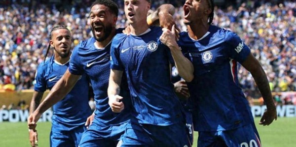 四冠王轰然倒下，新科欧冠冠军输球输人，足坛超级大满贯诞生