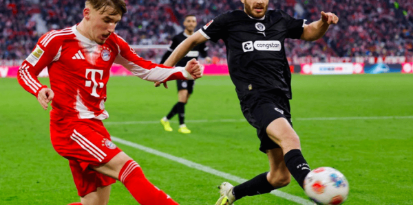 豪门狂欢夜：曼城3-2绝杀升班马 巴萨3-1豪取4连胜登顶 拜仁3-1