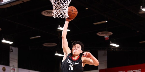 杨瀚森15分3板2帽得分新高 夏联G3开拓者击败鹈鹕