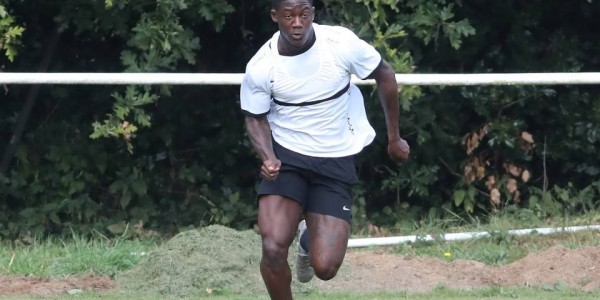 拉爵亲自干预阻止曼联新帝星离队！曝其加练欲争夺主力，增强肌肉