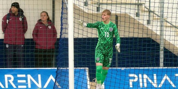 曼联正式完成免费签新门将转会！拉爵炮轰青训，球员家长大惑不解