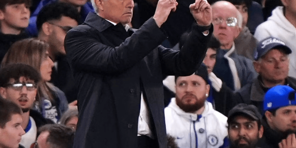 “狂人”回家，三分至上：切尔西1-0贝蒂斯，穆帅温情致谢，马雷斯卡“丑陋”首胜