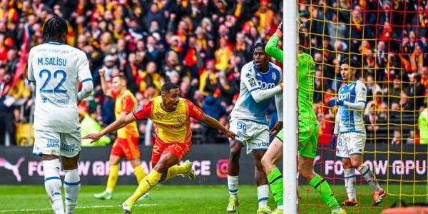 AC米兰主场不败，拉齐奥客场低迷，争夺意甲前四关键战。