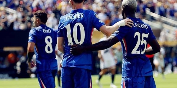 首轮战罢看争冠：伦敦双雄依旧没戏，英超冠军还得看红军斗曼城