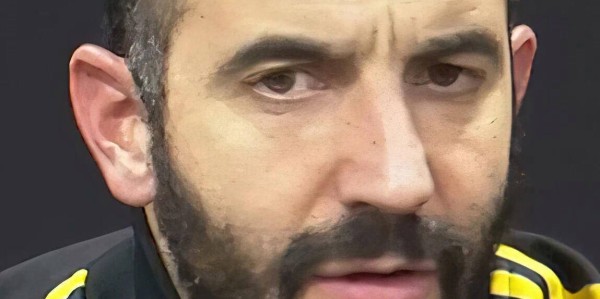 曼联冬窗或压哨补中场，拉爵坚信阵容足够挺进欧冠，继续力挺阿莫林