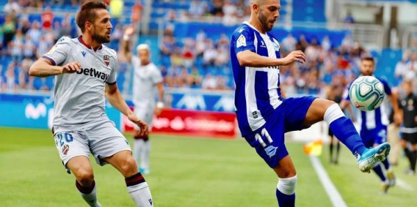 西甲保级战焦点：赫塔费主场迎战埃尔切，防线危机与士气对决，定位球与反击成关键。