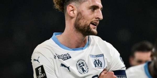 法甲126年老店内乱！打架2人全被官宣挂牌头号妈宝男铁定被清洗