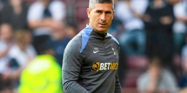 国安主帅最新消息：名记爆前热刺教练有望加盟，曾率队夺澳超冠军