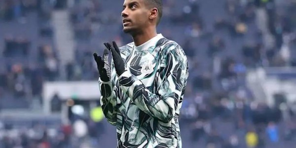 伊萨克归队难定去留，利物浦二次出击，酝酿破纪录报价