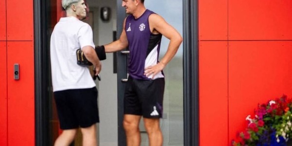 曼联官宣美国行大名单：三大新援出征加纳乔落选，奥纳纳利马随队马奎尔缺席