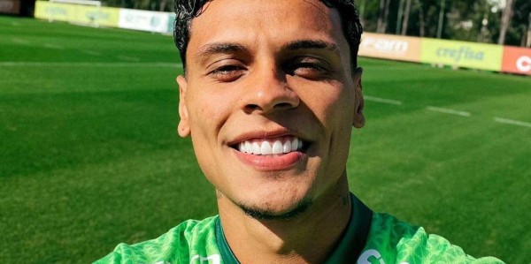 曼联彻底放弃争夺奥斯梅恩！签姆贝莫后或不买中锋，改追后腰目标