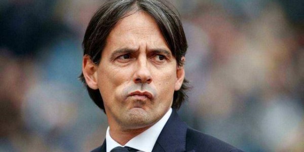 内文希望小因扎吉稳住中场的布局，阿莫林可以参照穆帅的策略