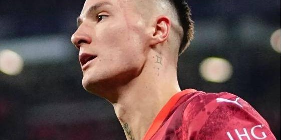 22岁德甲妖锋横空出世看不上沙特土豪转会费1亿欧两大豪门疯抢