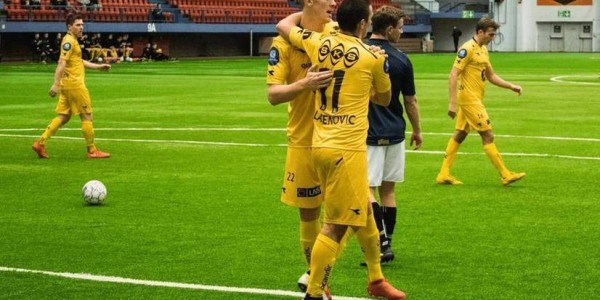 德甲铁壁迎奥超狂徒！弗赖堡主场生死战：定位球破局，残阵客军难续命