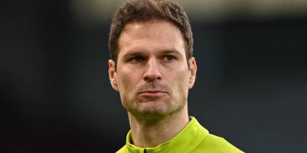 罗马诺&amp;天空体育：38岁门将贝戈维奇将免签加盟莱斯特城