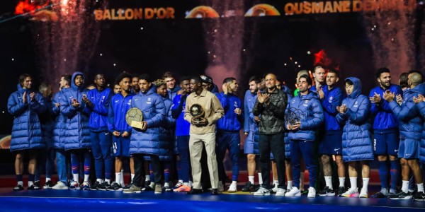 门德斯神勇！十人巴黎5-1横扫勒沃库森，背后藏着怎样的战术秘密？