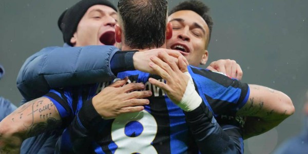 世俱杯激战连连，欧冠亚军强势回归，2-1逆转亚冠三冠王，多特蒙德4-3获胜