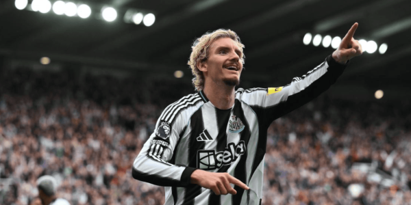 一场1-0，让纽卡收获赛季首胜，降级热门诞生：狼队耻辱4连败