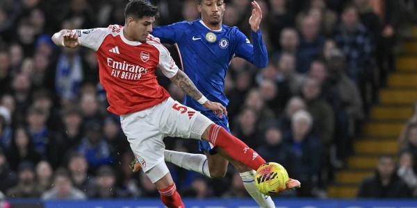 英超｜10人切尔西主场逼平阿森纳